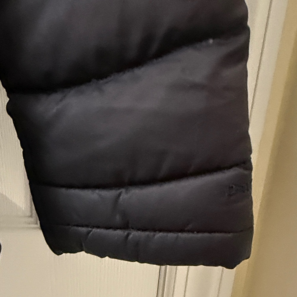 Patagonia Women's Black Puffer Jacket - Picture 7 of 9